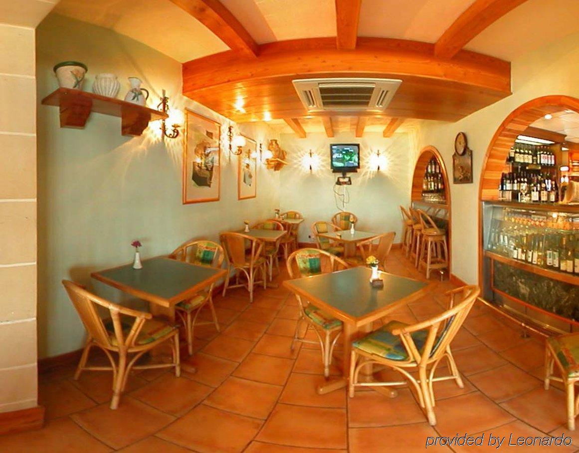 The Mediterranea Hotel & Suites Σεντ Πόλς Μπέι Εστιατόριο φωτογραφία