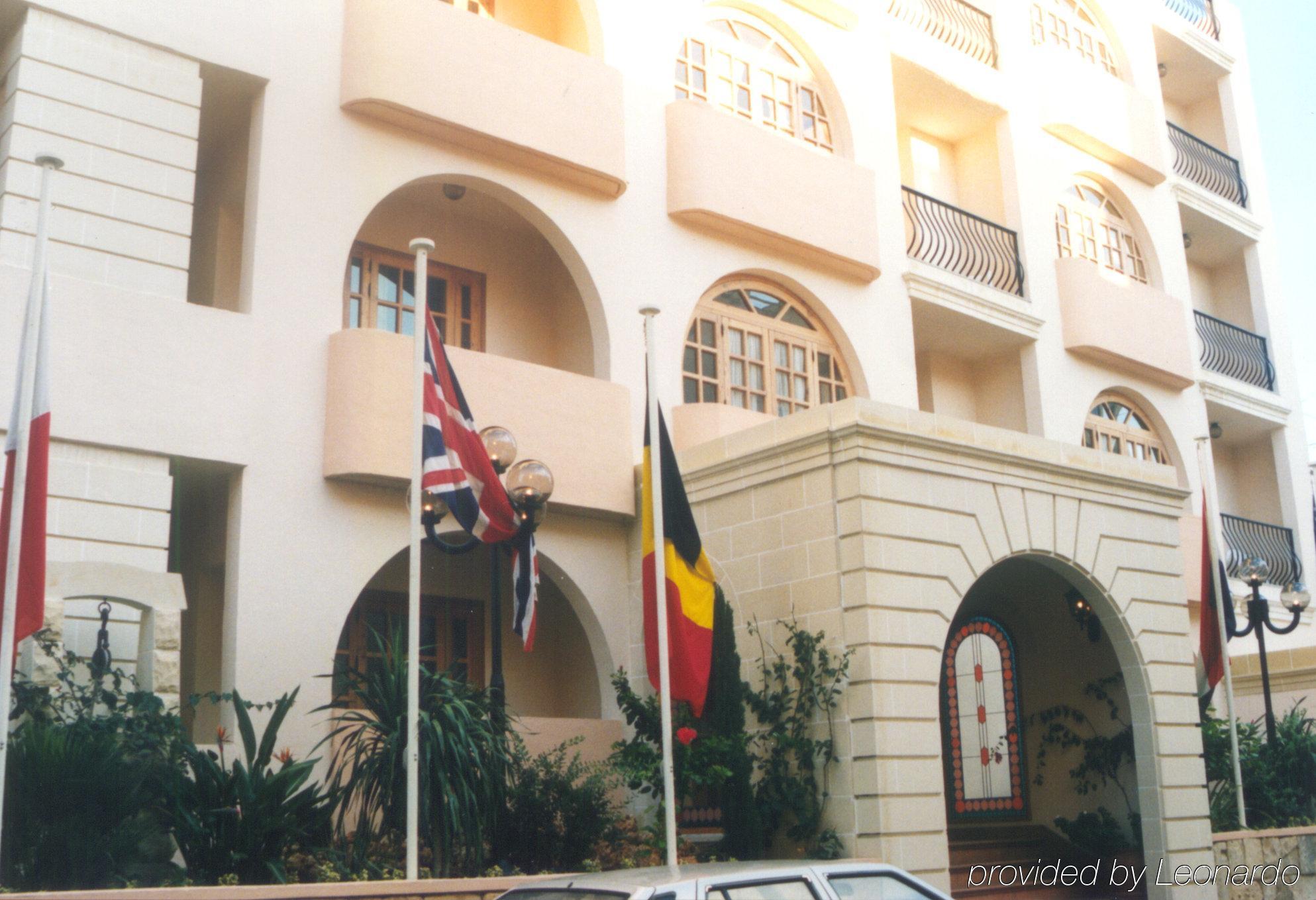 The Mediterranea Hotel & Suites Σεντ Πόλς Μπέι Εξωτερικό φωτογραφία