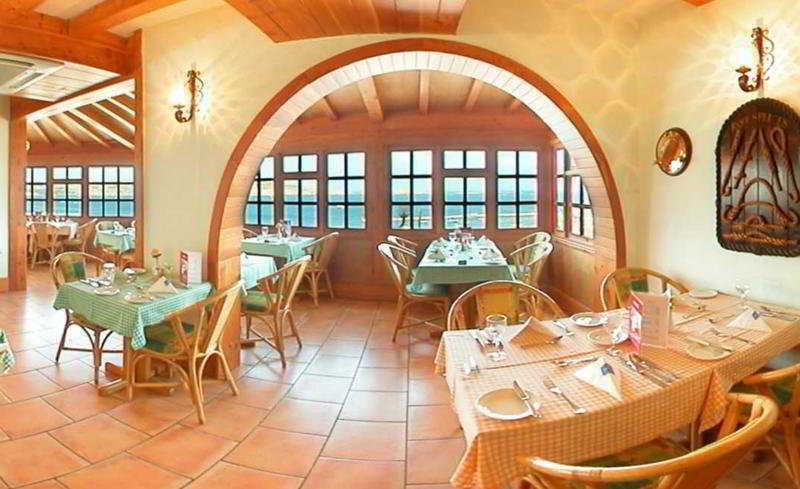 The Mediterranea Hotel & Suites Σεντ Πόλς Μπέι Εστιατόριο φωτογραφία