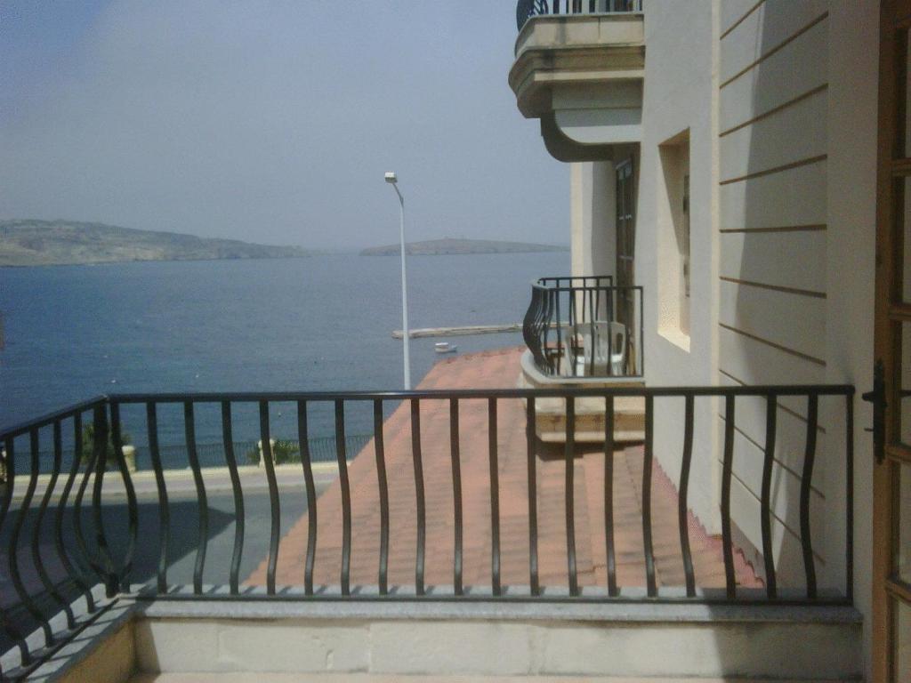 The Mediterranea Hotel & Suites Σεντ Πόλς Μπέι Εξωτερικό φωτογραφία